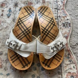 Burberry Y2K White Leather Buckle Slide Sandals with Signature Plaid Footbed